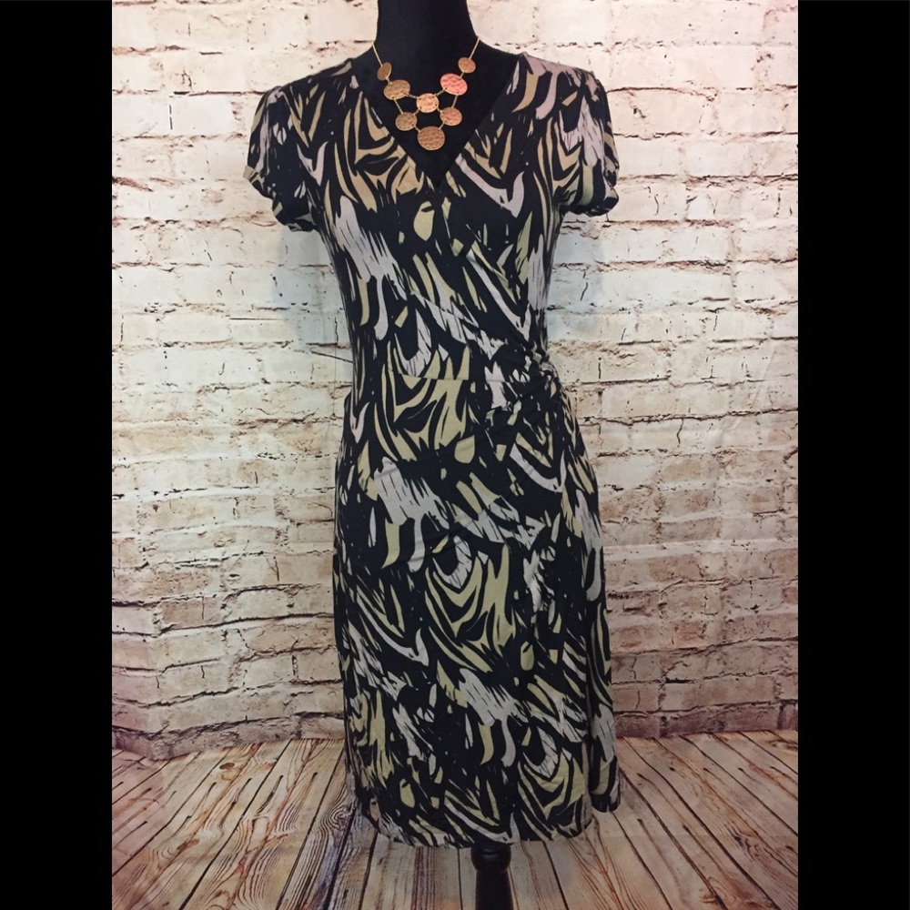 Express wrap dress Short Sleeve Black Tan Print